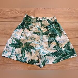 H&M Green Leaf Print High Waist Linen Blend Shorts Perfect Resort Wear! Size S